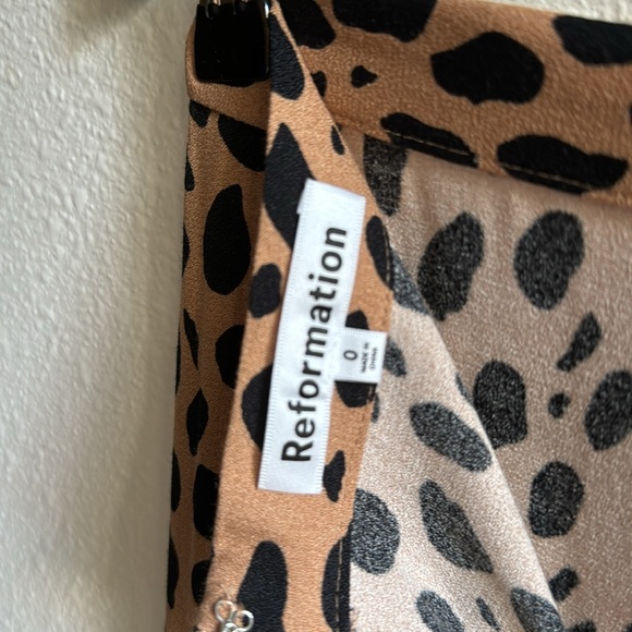 Reformation Bea skirt in “bobcat” size 0 - Picture 4 of 4